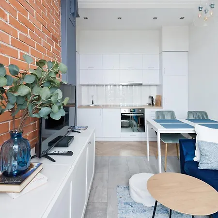 Boguslawskiego , Sun & Snow * Krakow