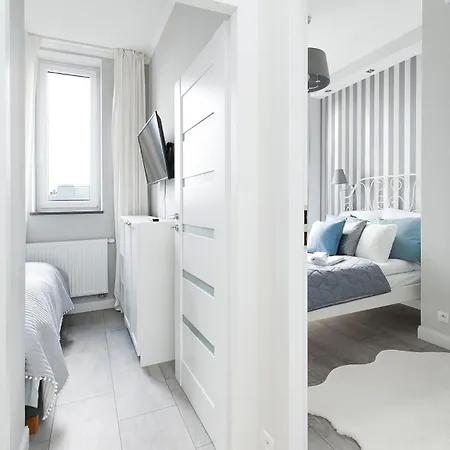 Boguslawskiego , Sun & Snow